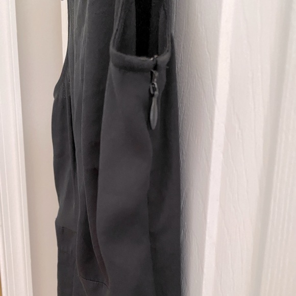 LOFT Women’s Petite Romper with Pockets - Picture 5 of 7